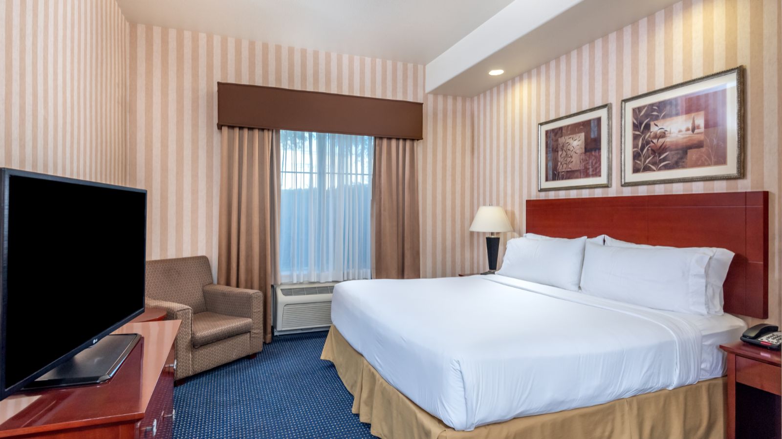 Lathrop CA hotel room amenities
