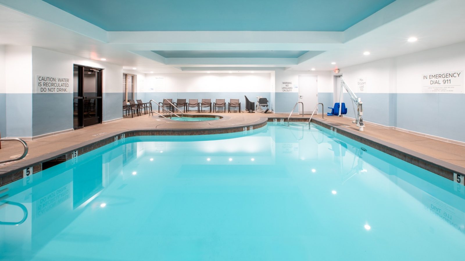 Lathrop Holiday Inn Express pool area