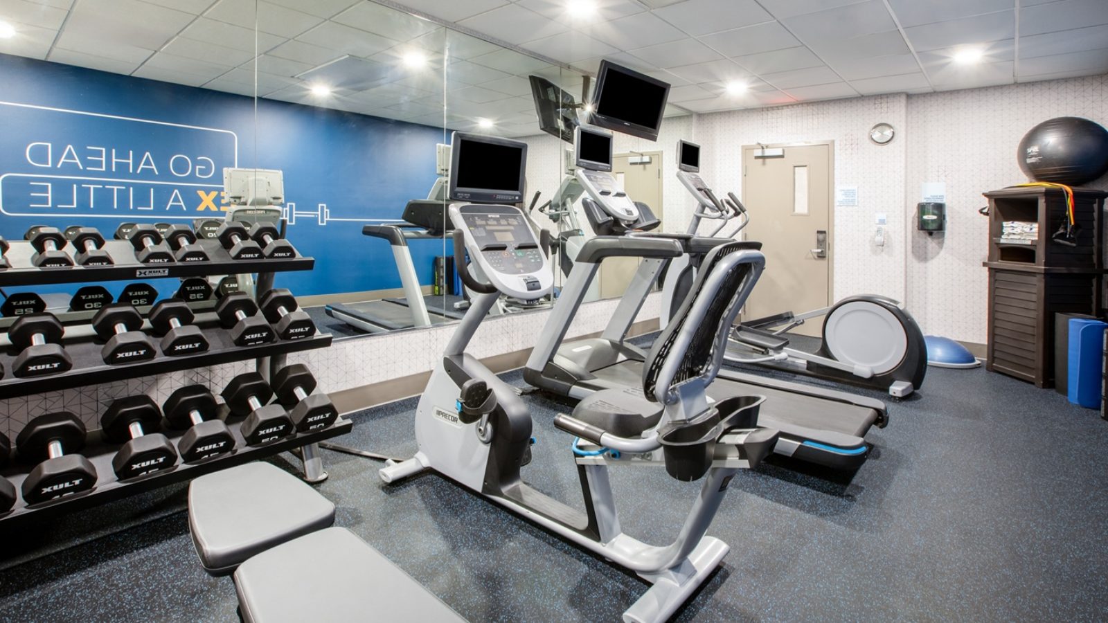 Lathrop Holiday Inn Express fitness center