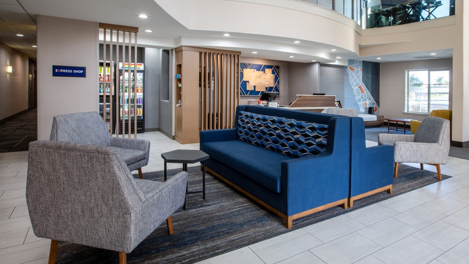 Lathrop Holiday Inn Express lobby